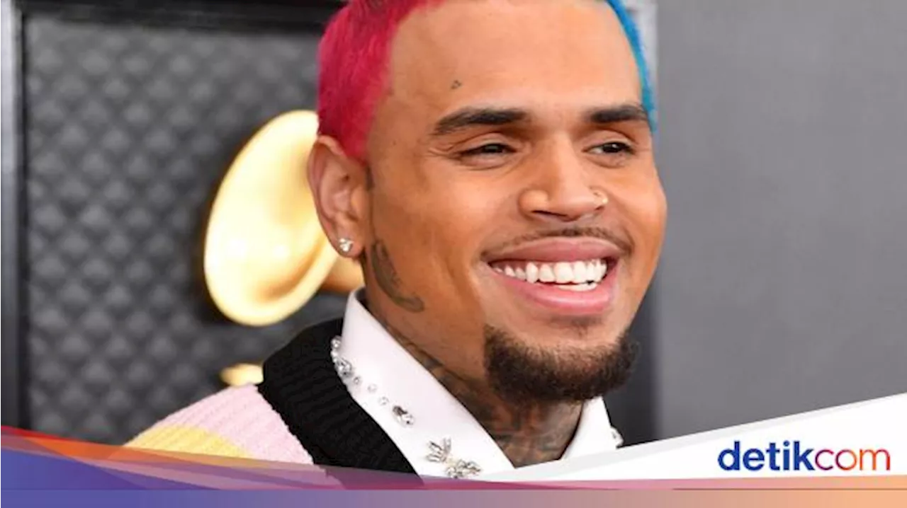 Chris Brown Tuntut Warner Bros Rp 8,1 T Usai Ungkit Aibnya dan P Diddy