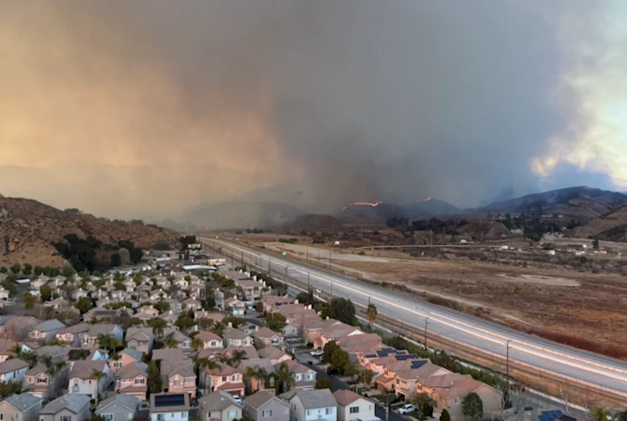 Incendio forestal se propaga rápidamente en California