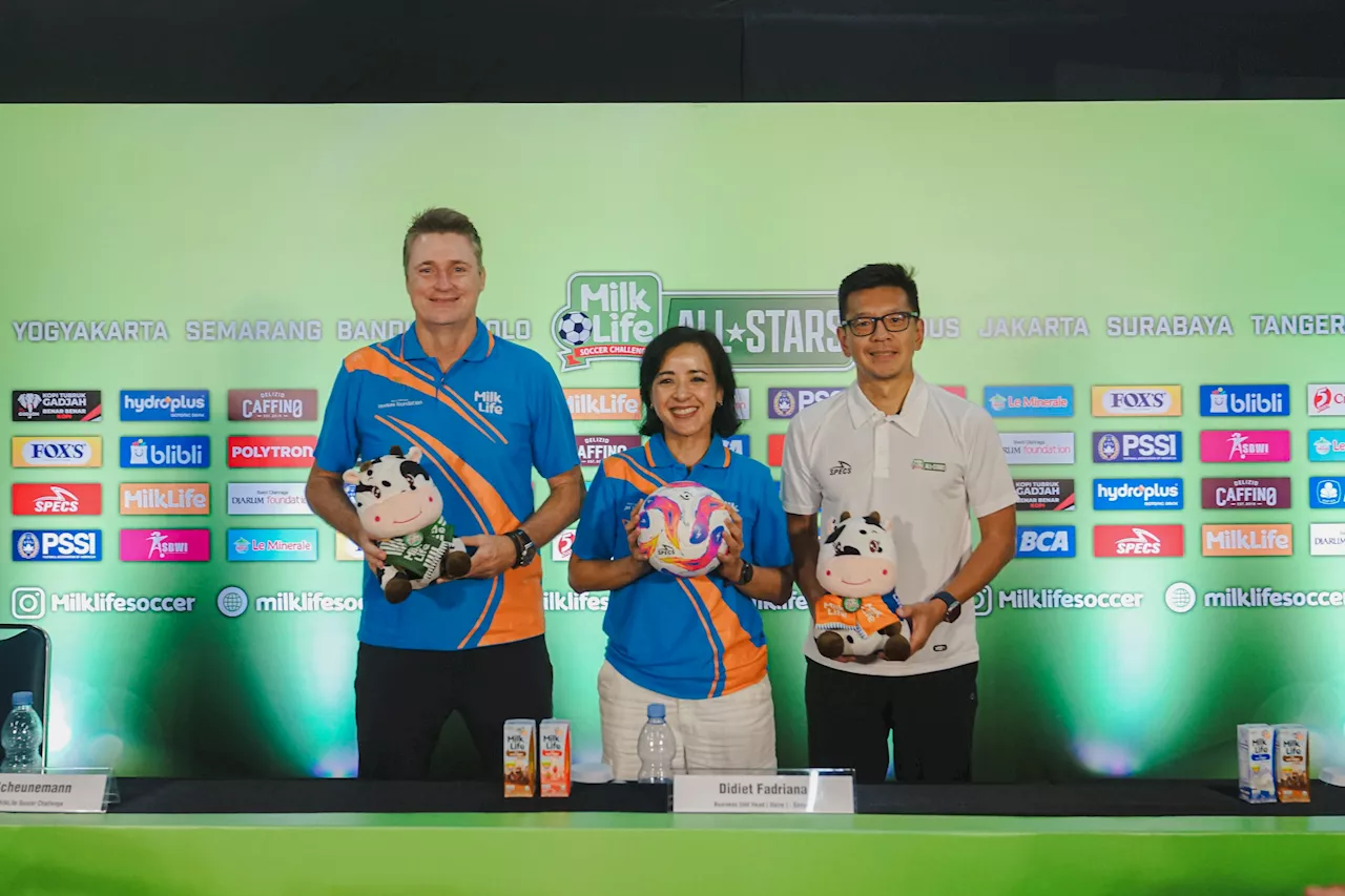 112 Pesepakbola Putri Ramai Turnamen Milklife Soccer Challenge All-Stars