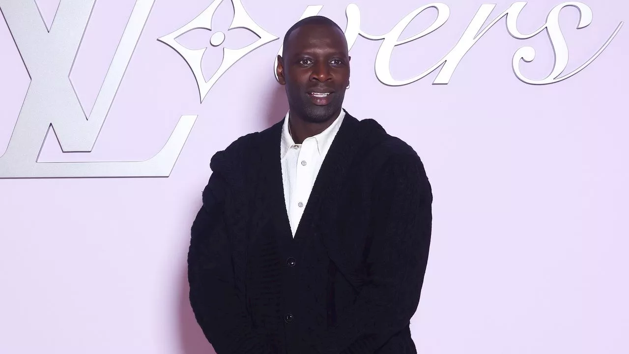 Omar Sy porte une montre de luxe sublime pour le défilé Louis Vuitton à la Fashion Week de Paris