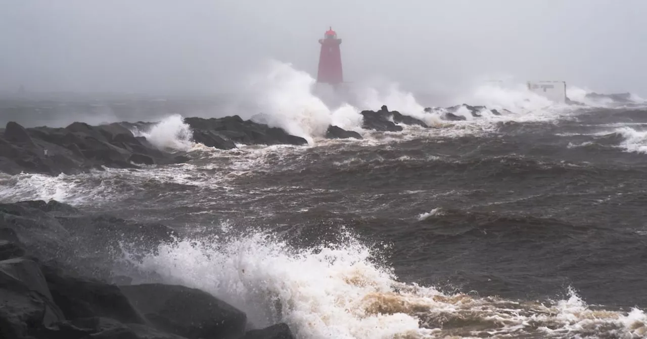 Storm Éowyn: Public Transport Cancelled, Schools Closed as Red Weather Warning Issued for Ireland