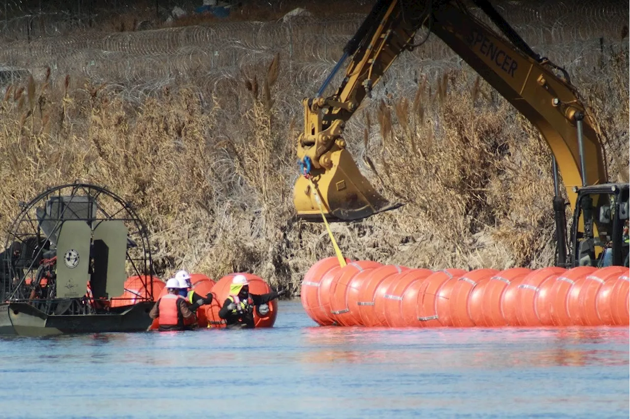 Ampliación del muro flotante en el Río Bravo y el éxodo de migrantes a México