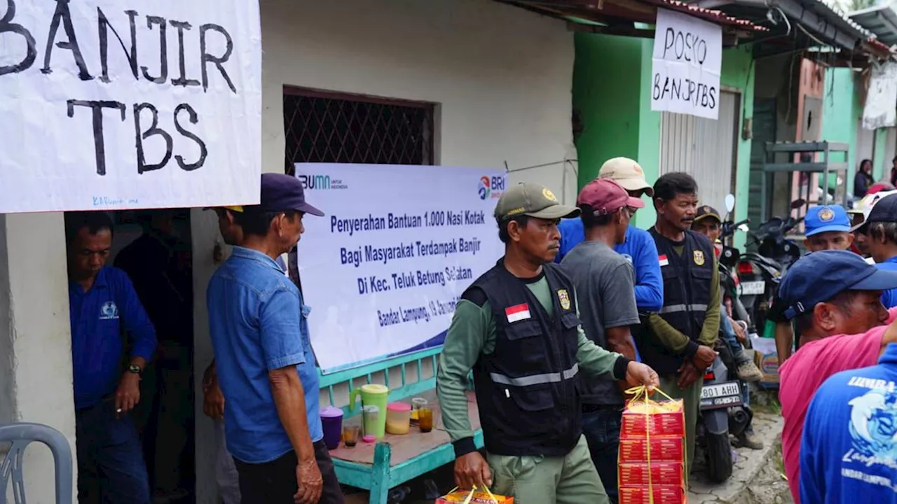 BRI Bandar Lampung Bagikan Bantuan untuk Korban Banjir