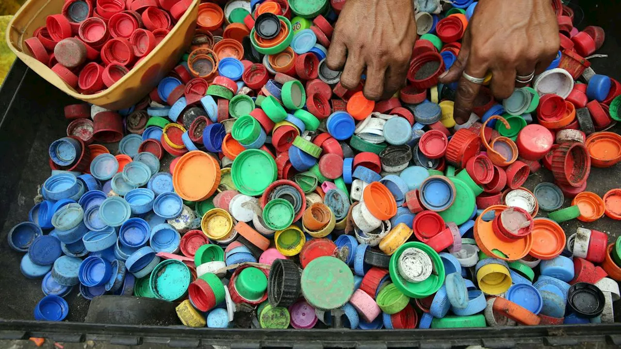 Darurat Polusi Plastik, Bali Larang Air Minum Kemasan Mulai 3 Februari 2025