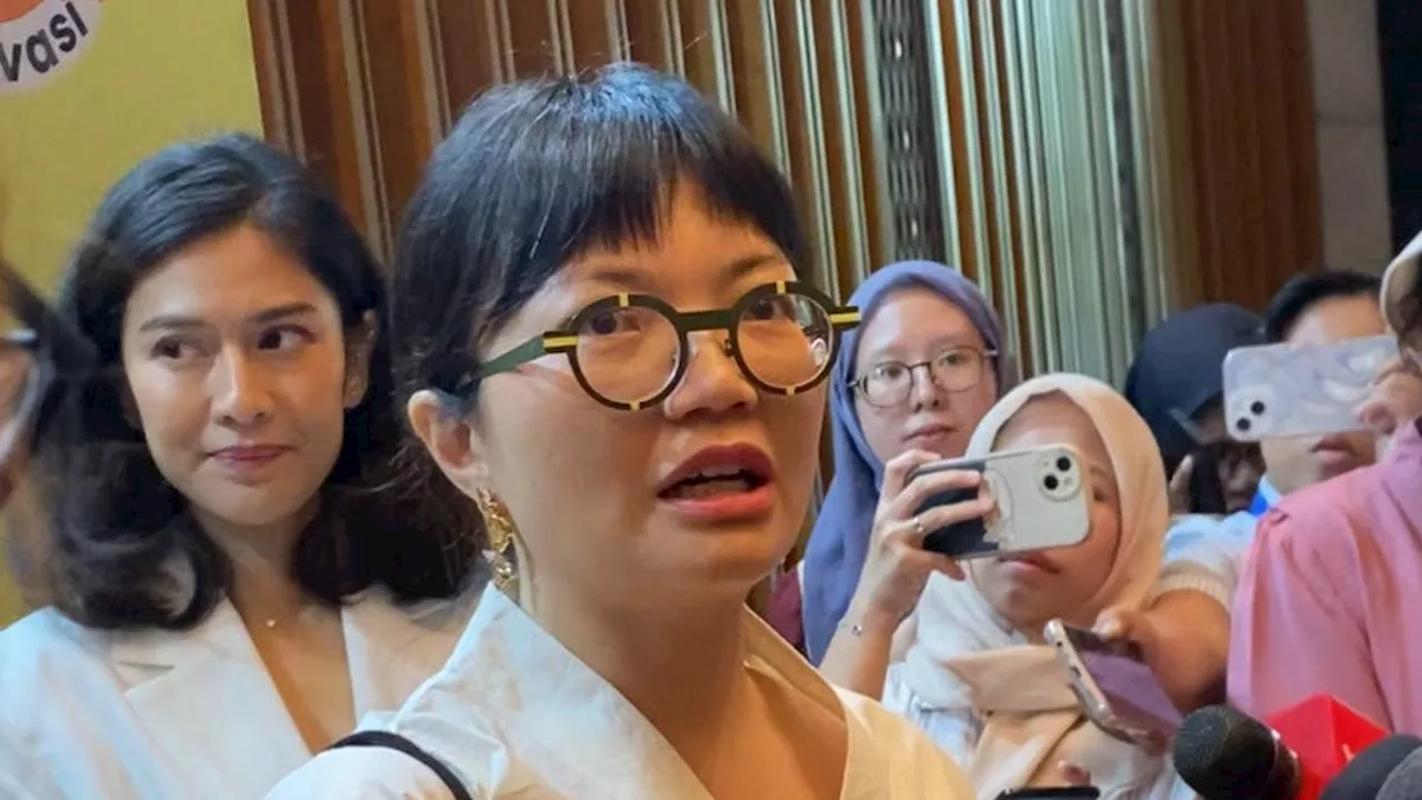 Tak Punya Mobil, Wamen Stella Christie Miliki 3 Fesyen Item Stylish dan Terjangkau