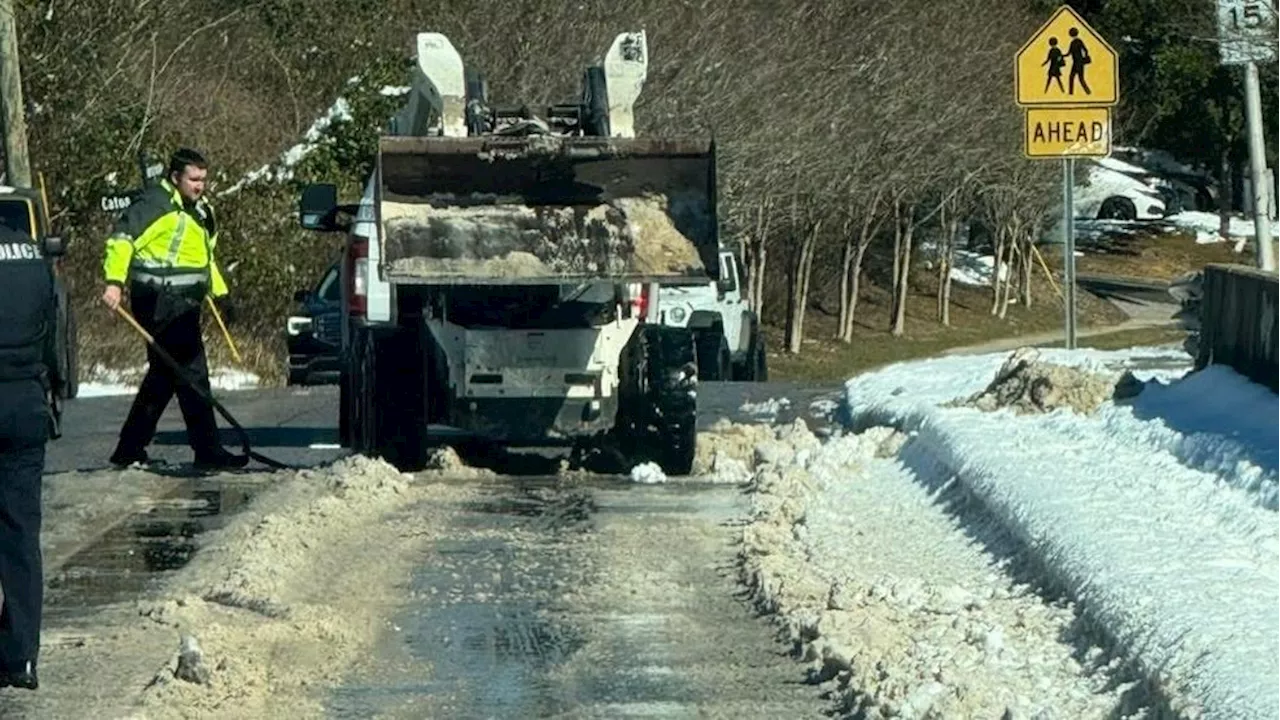 Mobile County public works crews working to clear roads ice and snow