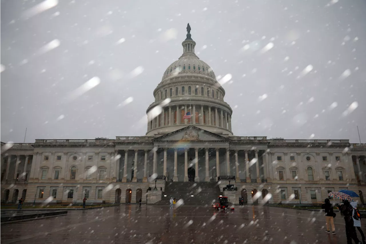 Man With Gun Bypasses Security, Enters U.S. Capitol