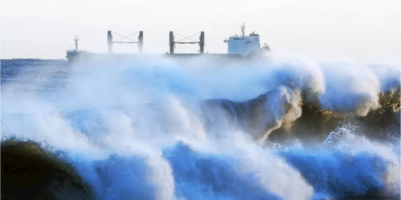 Sturm &Eacute;owyn zieht auf Irland und Gro&szlig;britannien zu