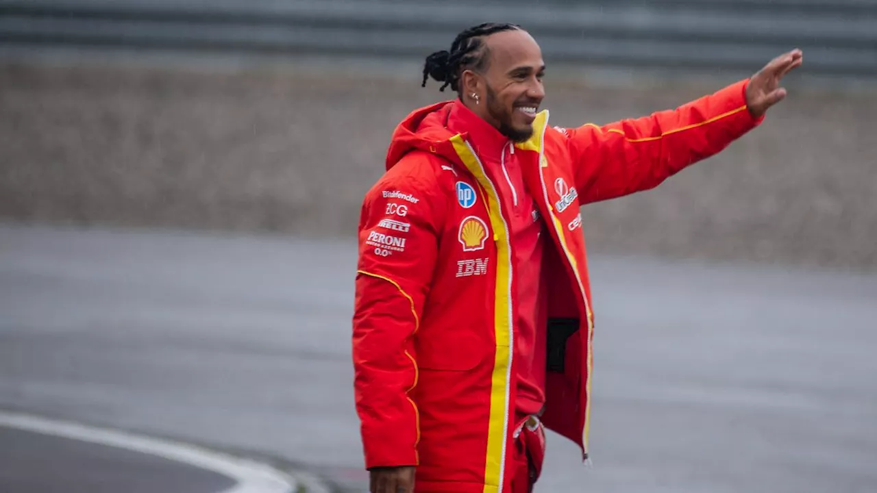 Neue Ära, erste Runden in Rot: Emotionaler Hamilton macht Ferrari-Fans völlig wuschig