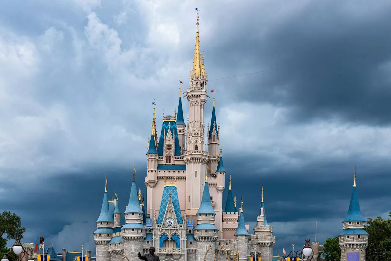 Cold Weather Advisory Issued in Central Florida as Disney World Guests Bundle Up