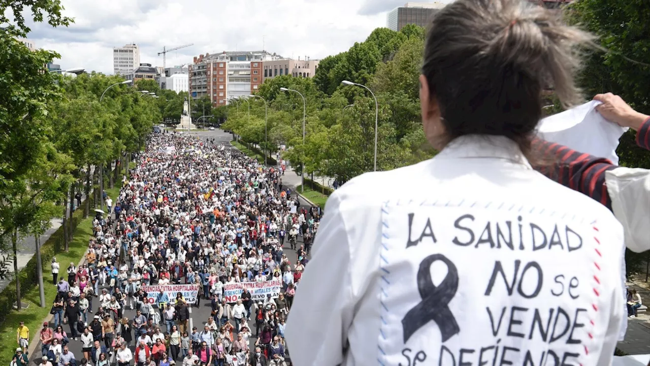 Los médicos anuncian movilizaciones por el 'atropello' a sus derechos laborales