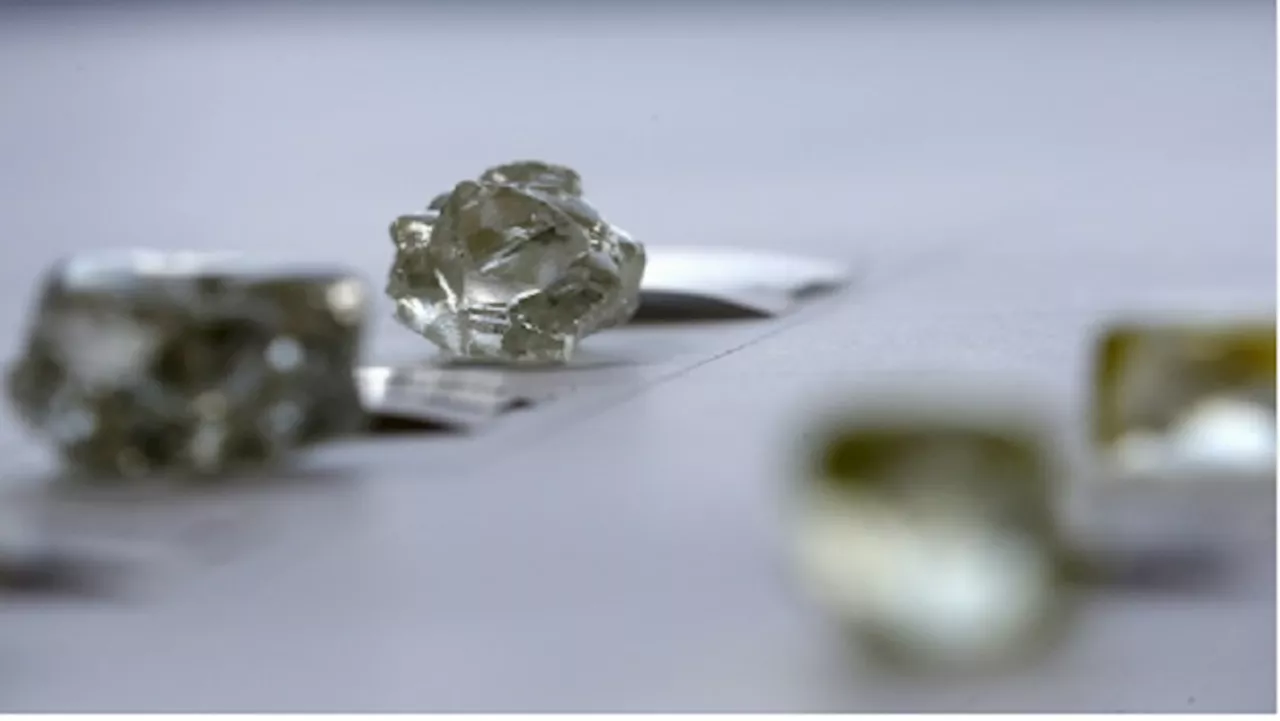 Botswana President Hopes to Seal De Beers Diamond Sales Pact imminently