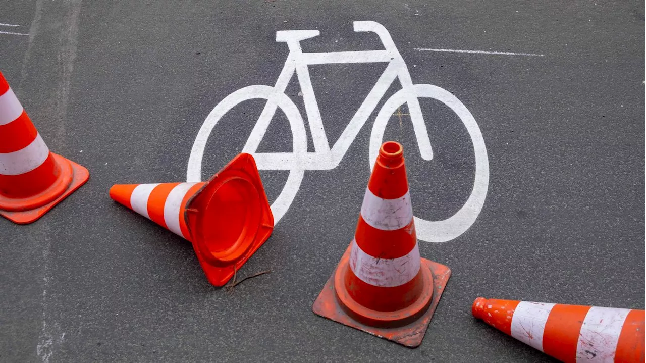 Neuer Rad-und Gehweg, mehr Bäume: August-Froehlich-Straße in Neukölln wieder für den Verkehr freigegeben