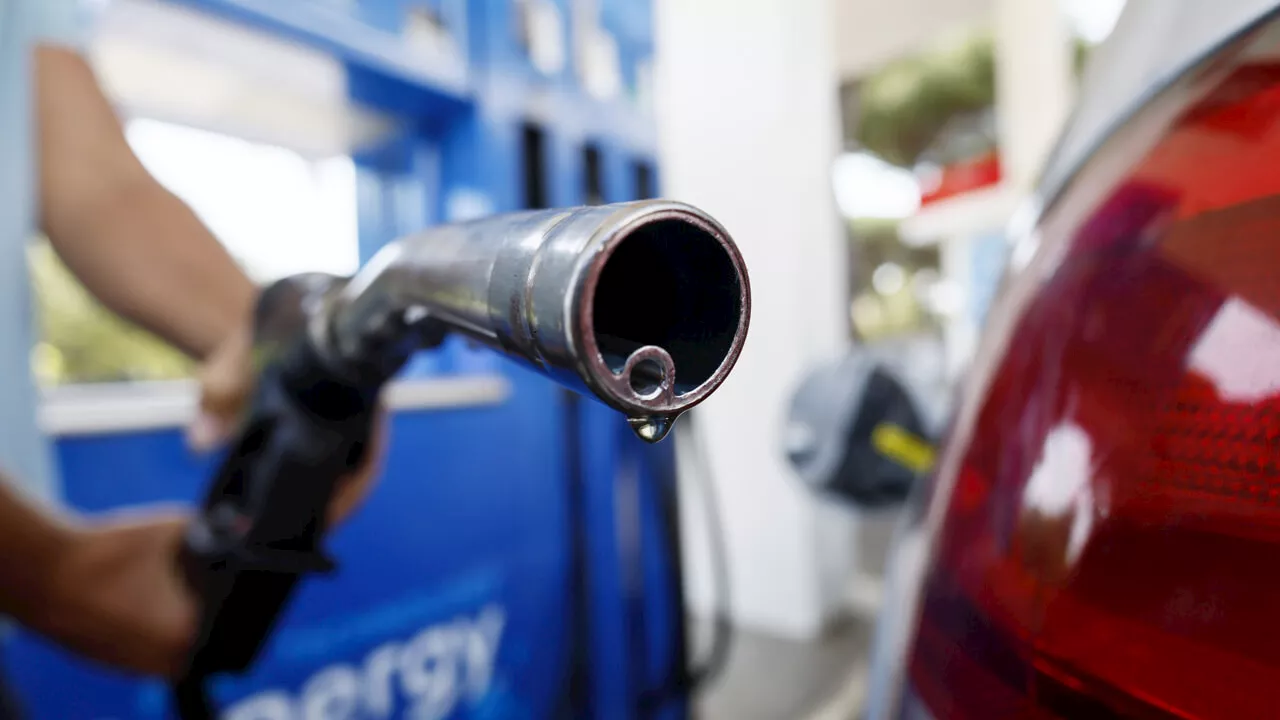 Deciso l'aumento delle accise: come cambia il prezzo di benzina e diesel