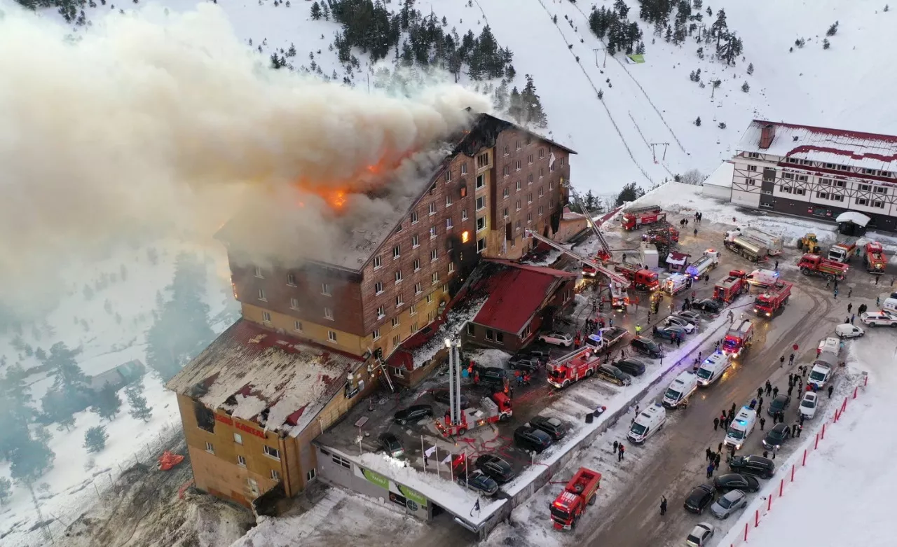 Kebakaran hotel di Turkiye, polis tahan 9 individu