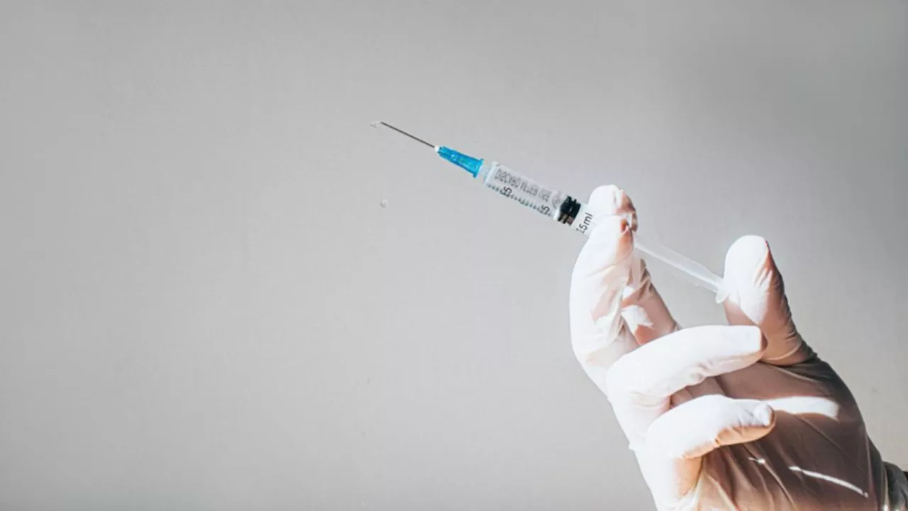 Woman Hospitalized with Botulism After Illegal Botox Injection in Sydney