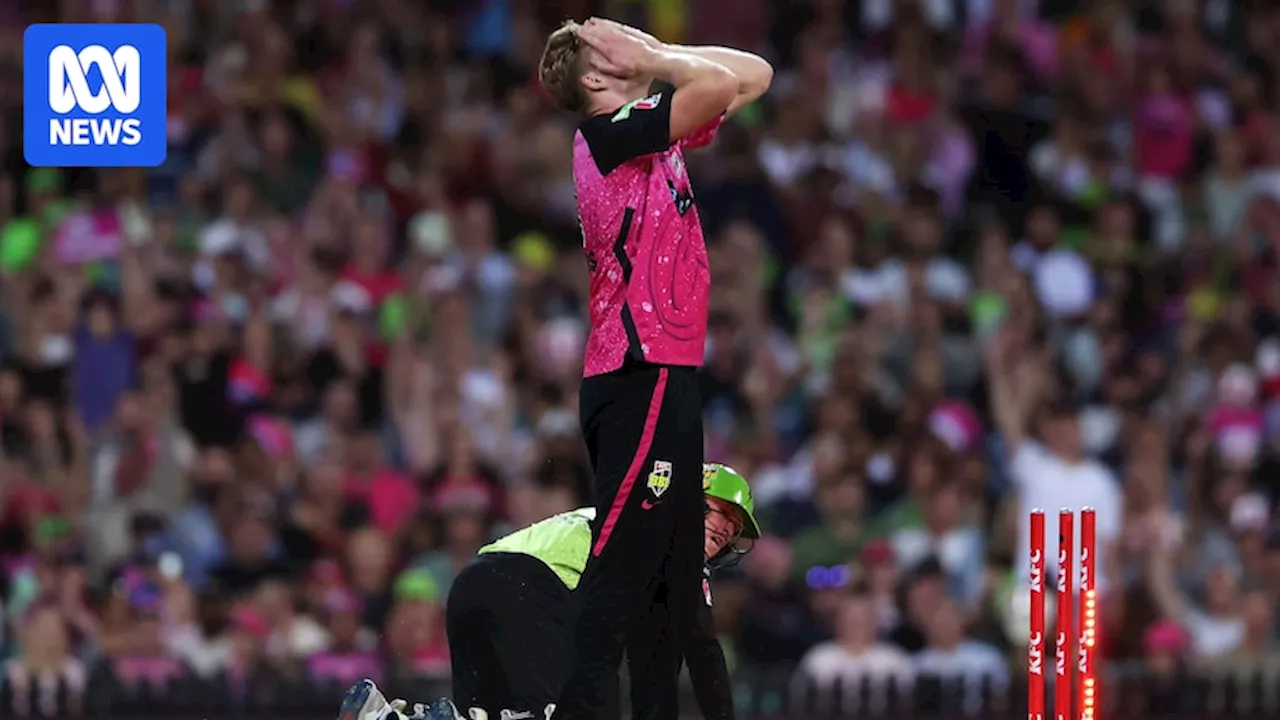 Sydney Thunder stuns Sydney Sixers in dramatic Big Bash derby