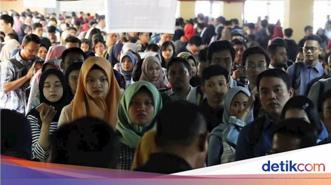 Gelar Sarjana Tak Lagi Jaminan Kerja