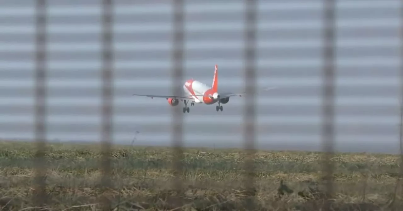 Storm Éowyn Forces Planes to Battle High Winds at Liverpool Airport