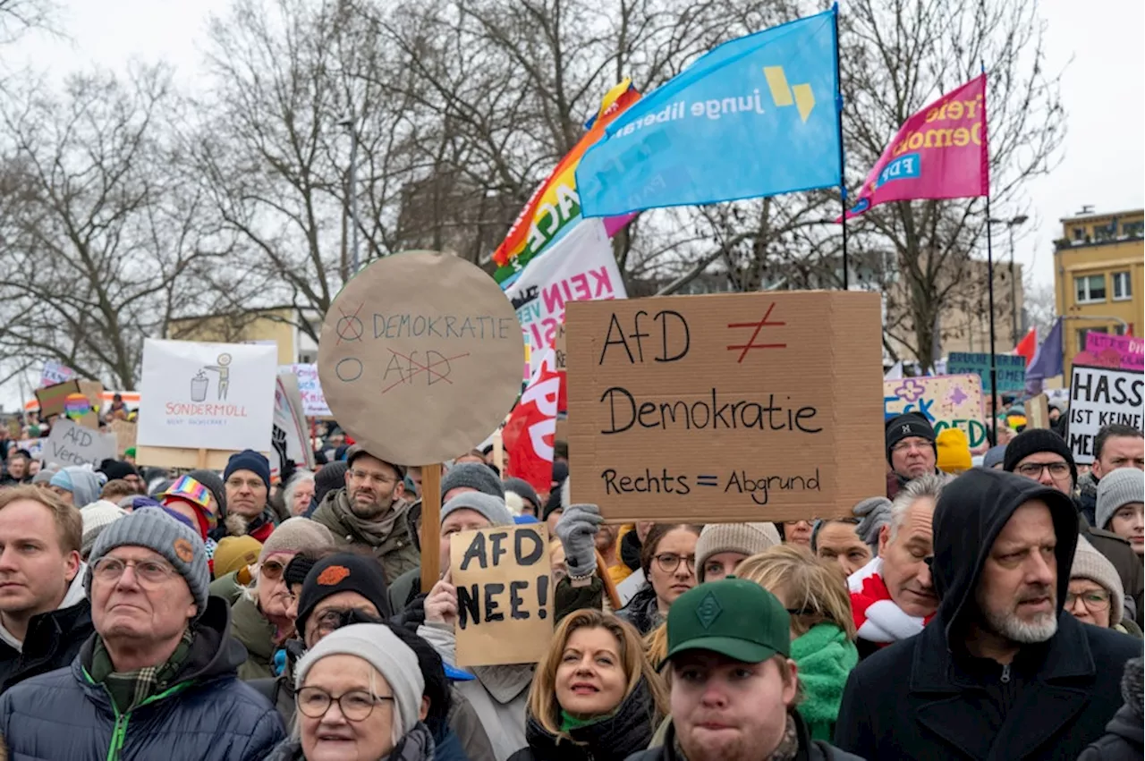 Ticker: So läuft die Demo gegen Rechts in Köln