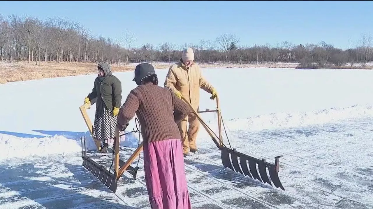 Freezing temps signal ice harvest season at West Chicago farm