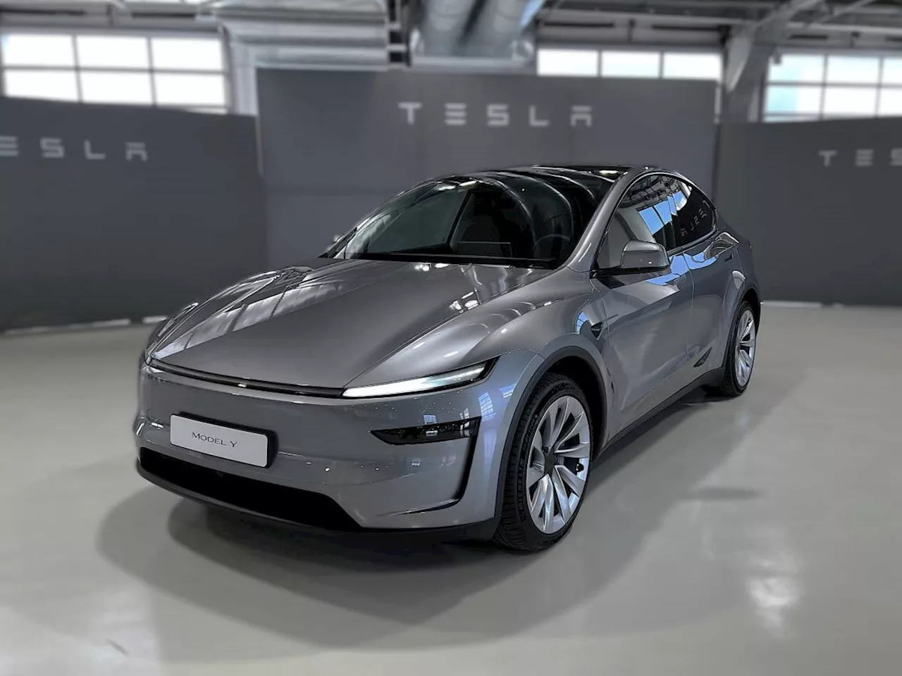 Model Y Tesla: Arrivo in Italia e Prenotazioni Aperte