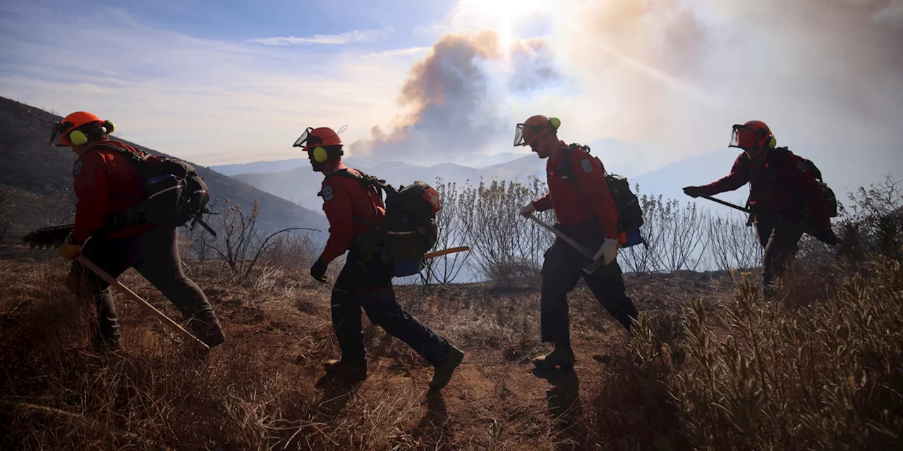 Piogge minacciano di peggiorare la situazione degli incendi in California