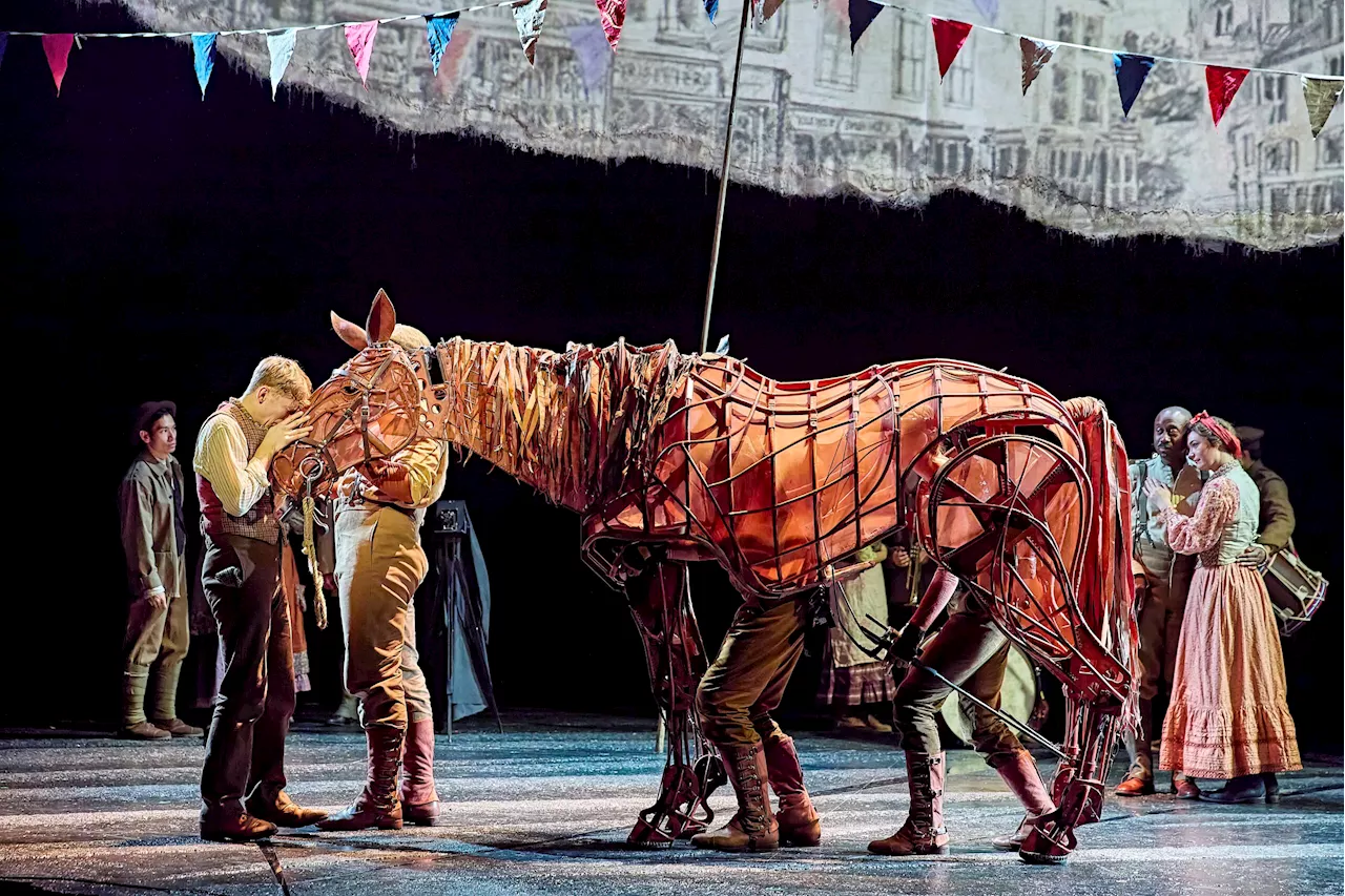 ‘When we get it right, you stop seeing us’: War Horse Gallops into the Bord Gáis Energy Theatre