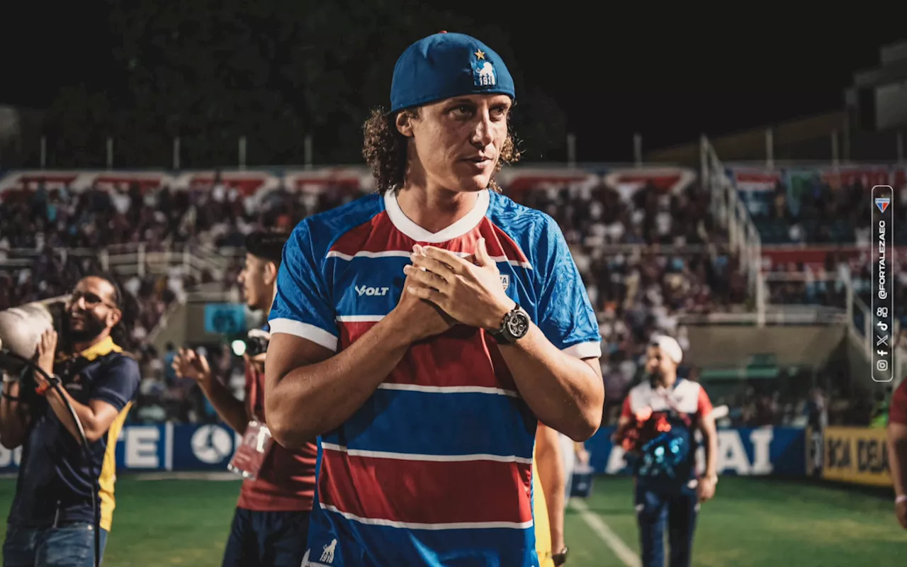 David Luiz é apresentado ao público do Fortaleza com foco em títulos