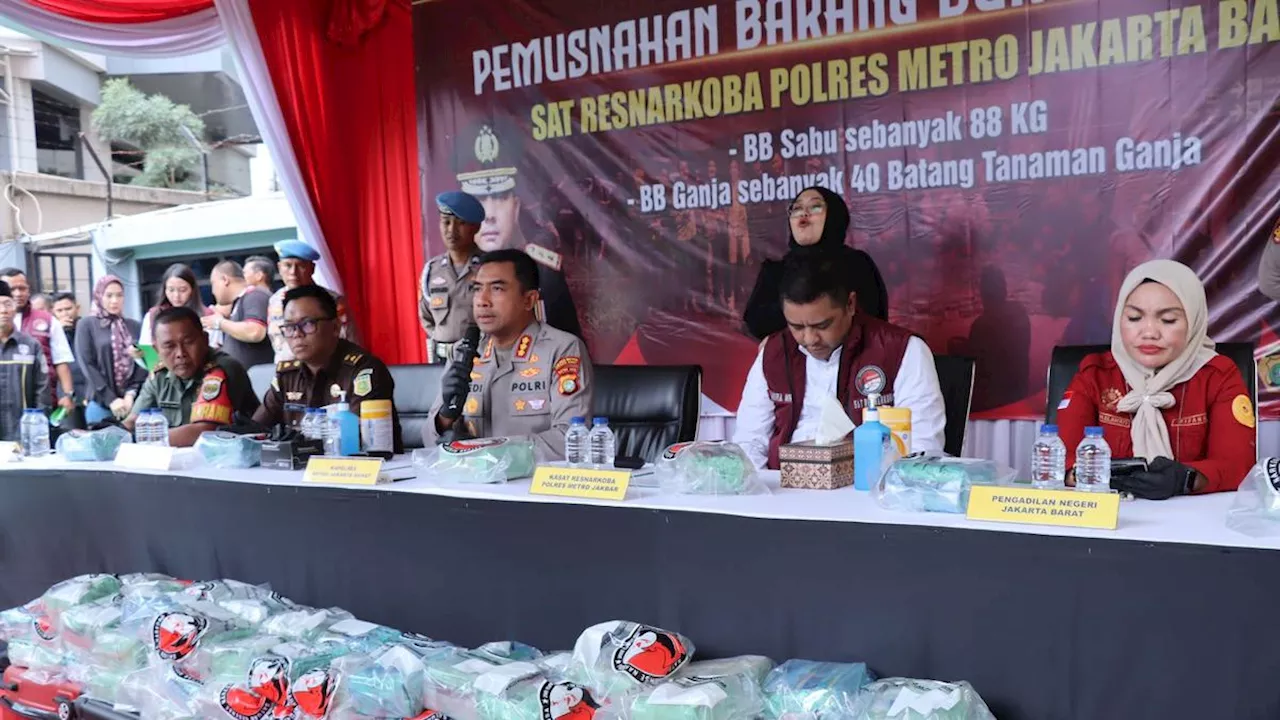 Polres Metro Jakarta Barat Musnahkan 88 Kg Sabu dan 40 Batang Ganja