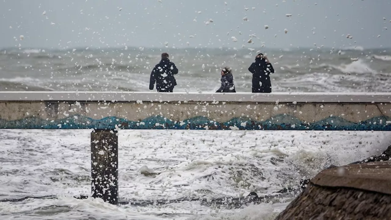 La tempête Eowyn arrive en France : vigilance orange pluie-inondation, à quel temps s’attendre dans les procha