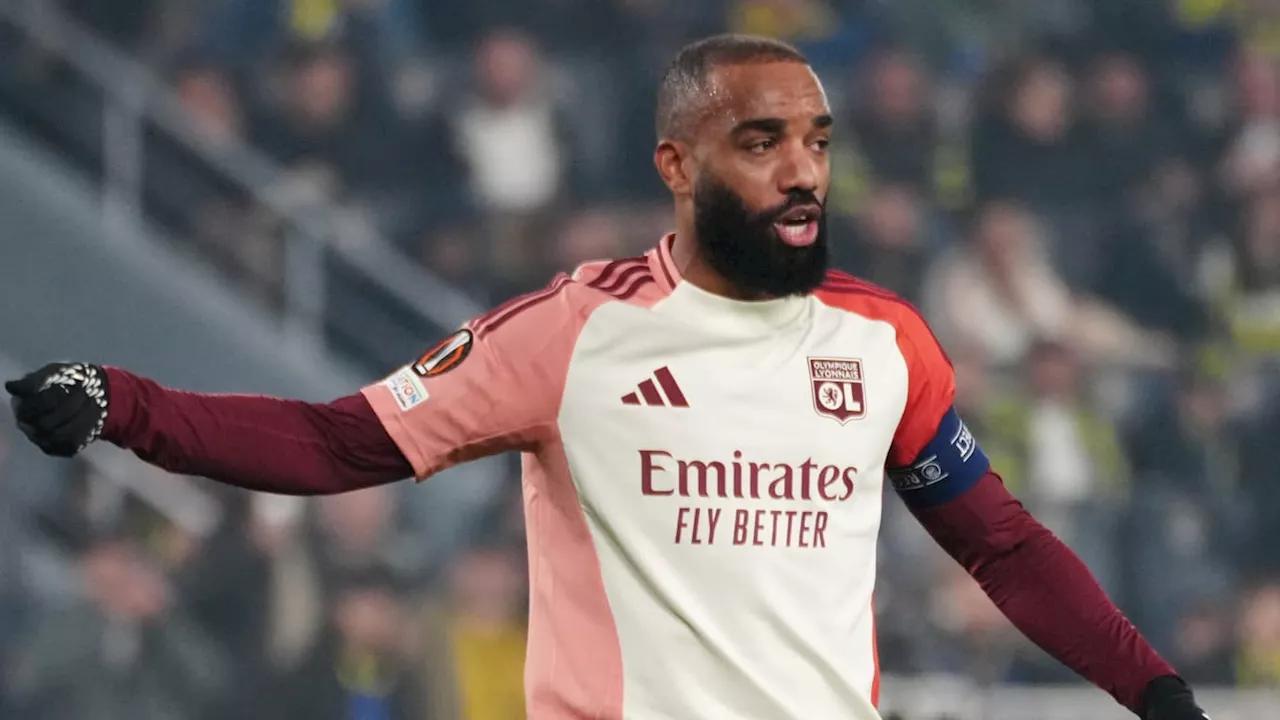 Olympique Lyonnais : Lacazette et Mata défendent Pierre Page face aux rumeurs