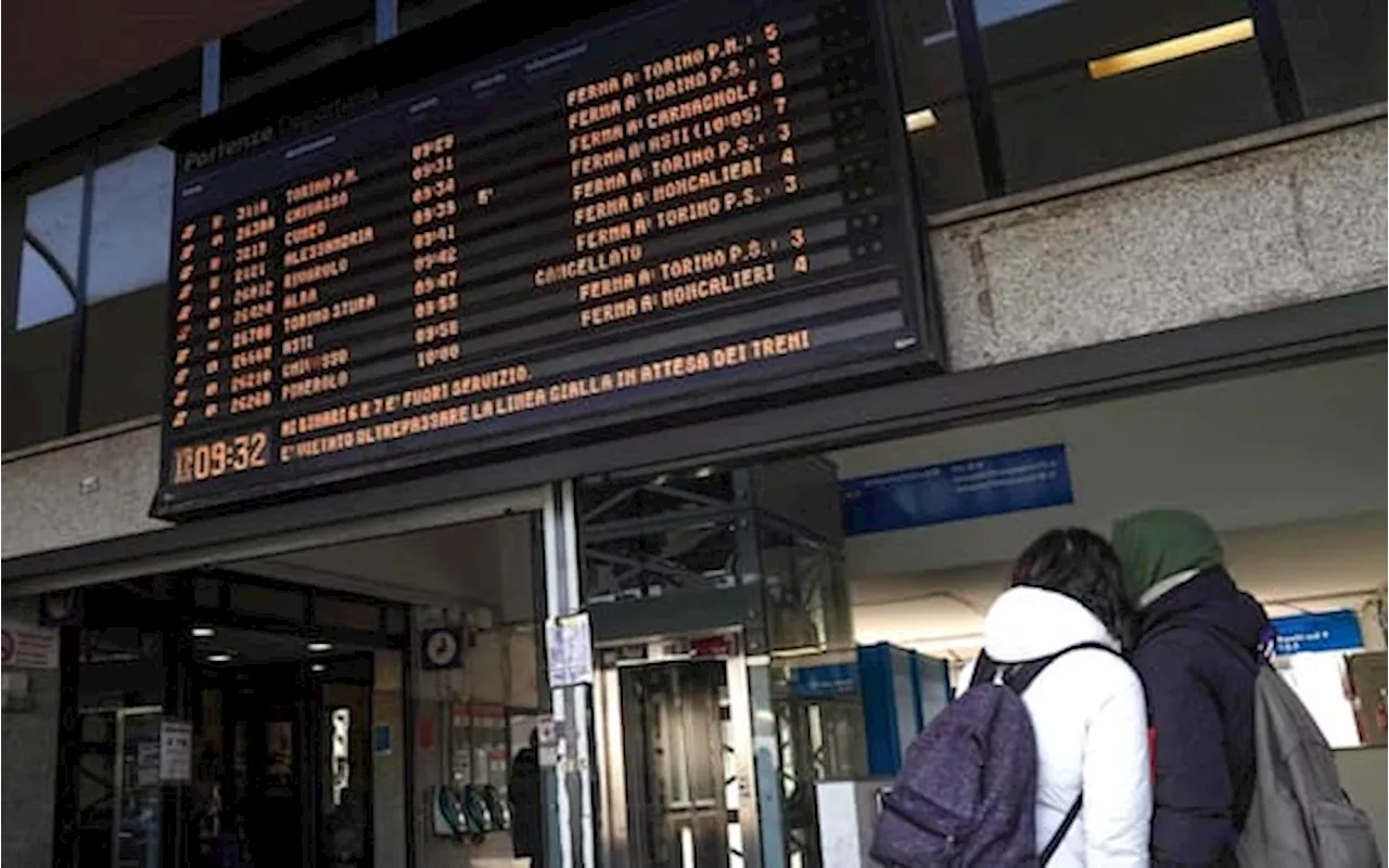 Sciopero treni 25 e 26 gennaio, stop di 24 ore senza fasce di garanzia. Cosa sapere