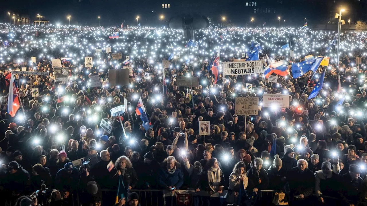 60.000 Demonstranten fordern in der Slowakei Rücktritt des Regierungschefs