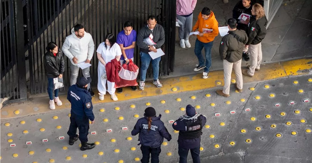 Voo de brasileiros deportados dos EUA chega ao Brasil após endurecimento de medidas contra imigração