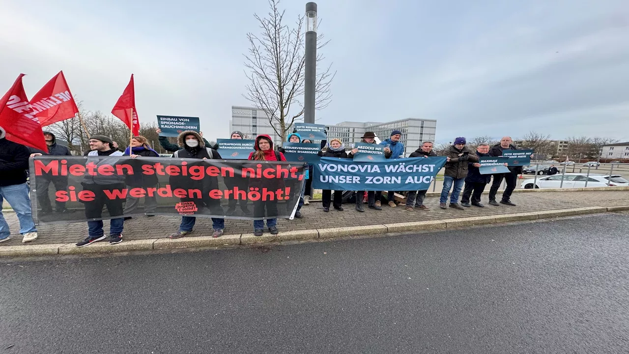 Mieterverbände protestieren gegen Vonovia in Bochum