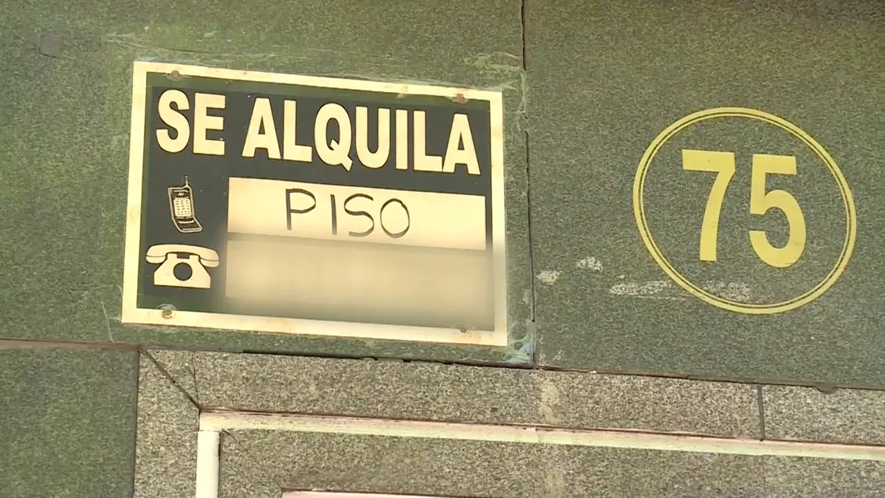 Un casero quita las puertas y ventanas de una casa y deja a sus inquilinos a -4ºC por no pagar el alquiler