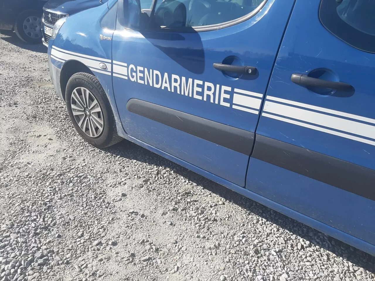 Refus d'obtempérer : un jeune homme arrêté après une poursuite devant une église