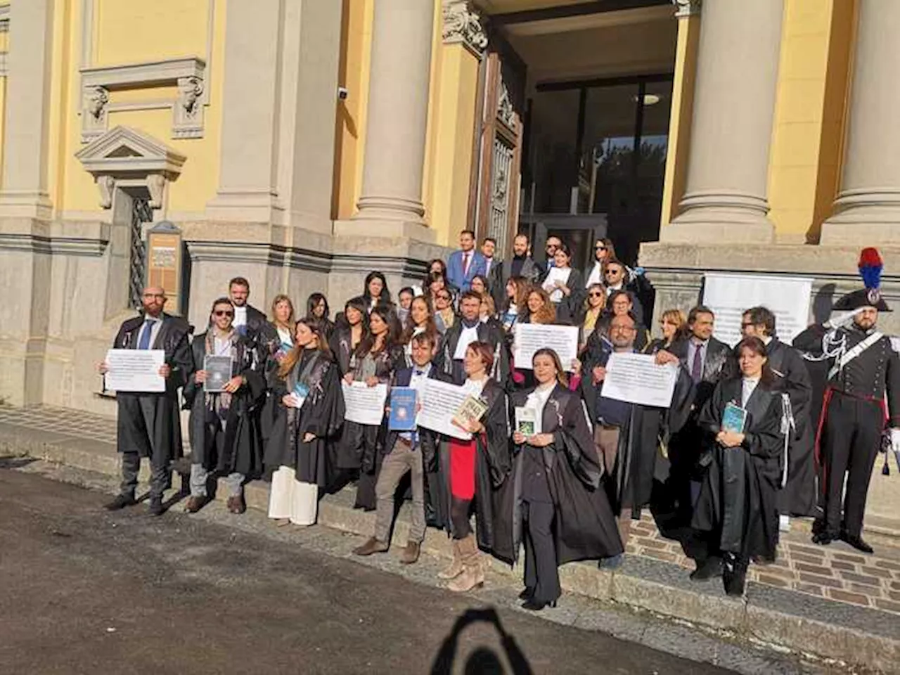 Proteste Anm davanti Corti appello a Catanzaro e Reggio Calabria