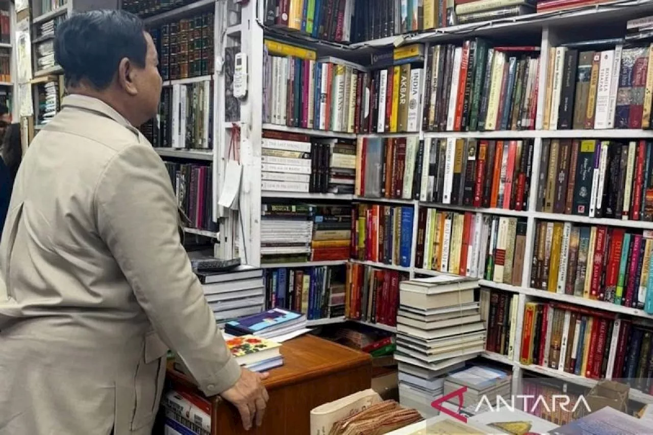 Presiden Prabowo Borong Buku di Toko Langganan di New Delhi