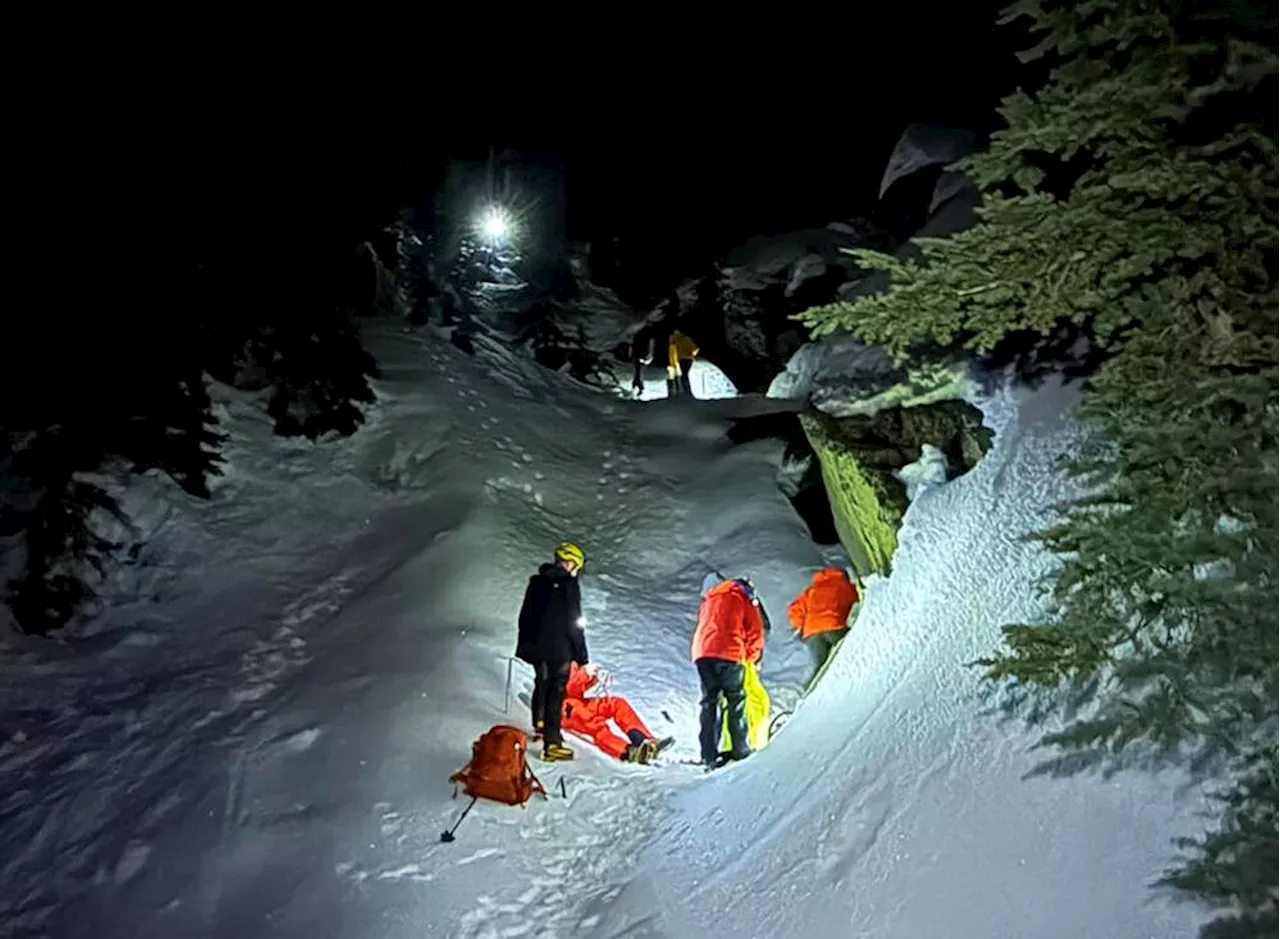 North Shore Rescue Rescues Hikers Lost on Mount Seymour