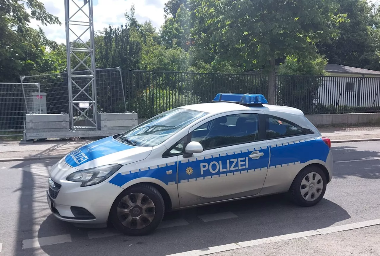 Sachbeschädigung an Wahlplakat – Zeuge bedroht