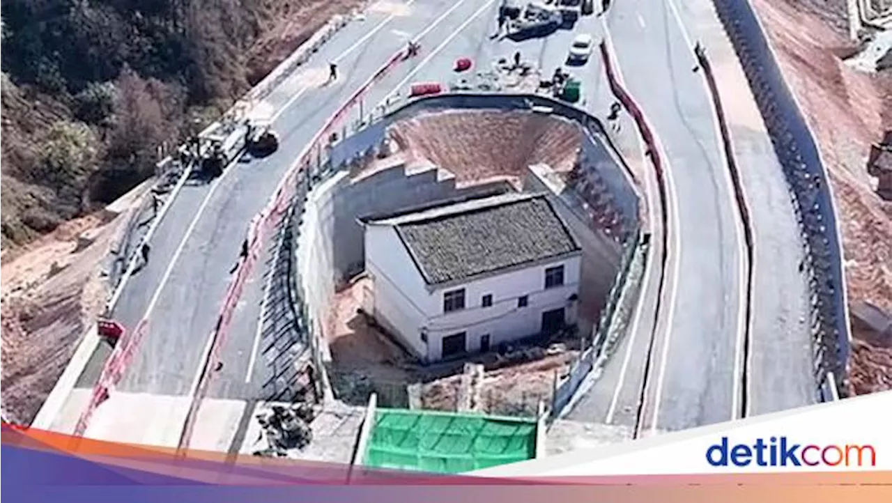 Rumah di Tengah Jalan Tol: Kisah Huang Ping yang Memilukan