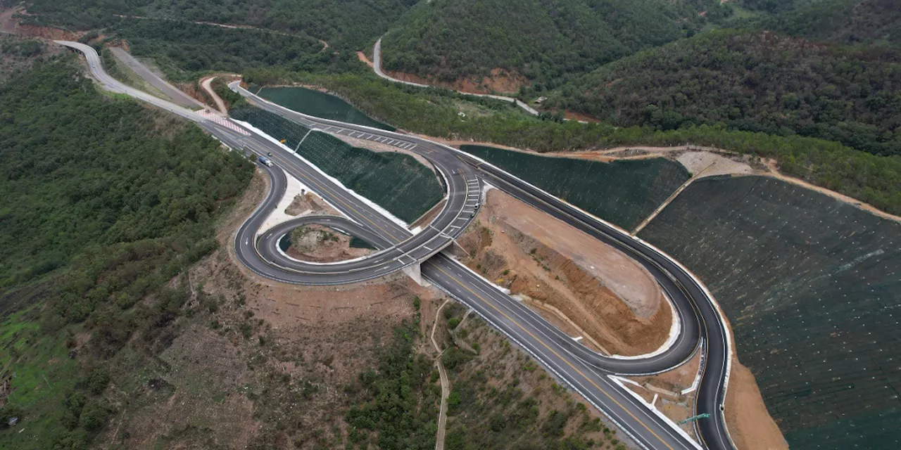 Inauguran carretera Mitla-Tehuantepec, reduciendo tiempo de viaje a la región