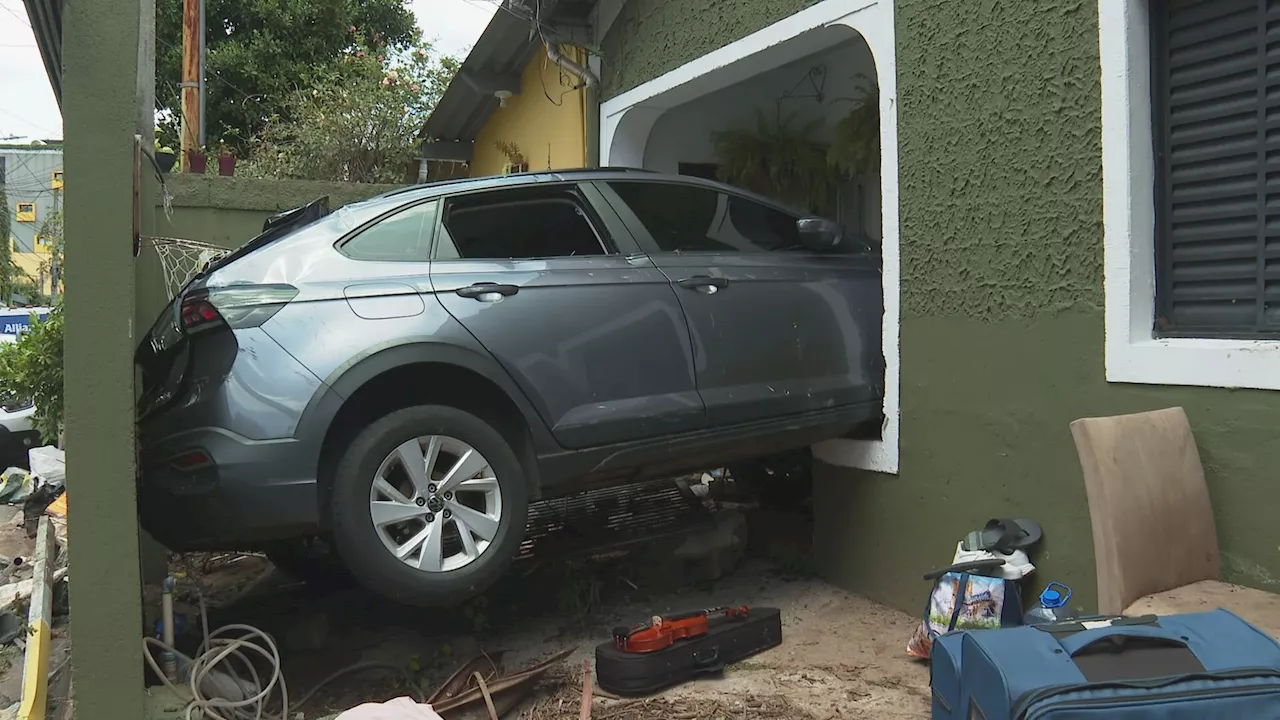 Enxurrada na Vila Madalena derruba muro de prédio, arrasta carros e causa danos materiais