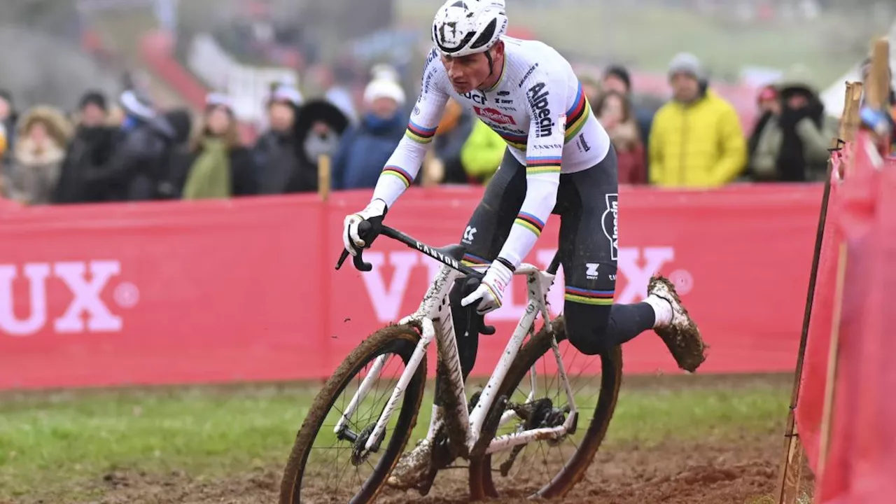 Ciclocross, Van der Poel ritorna da padrone: Van Aert s’inchina ancora una volta