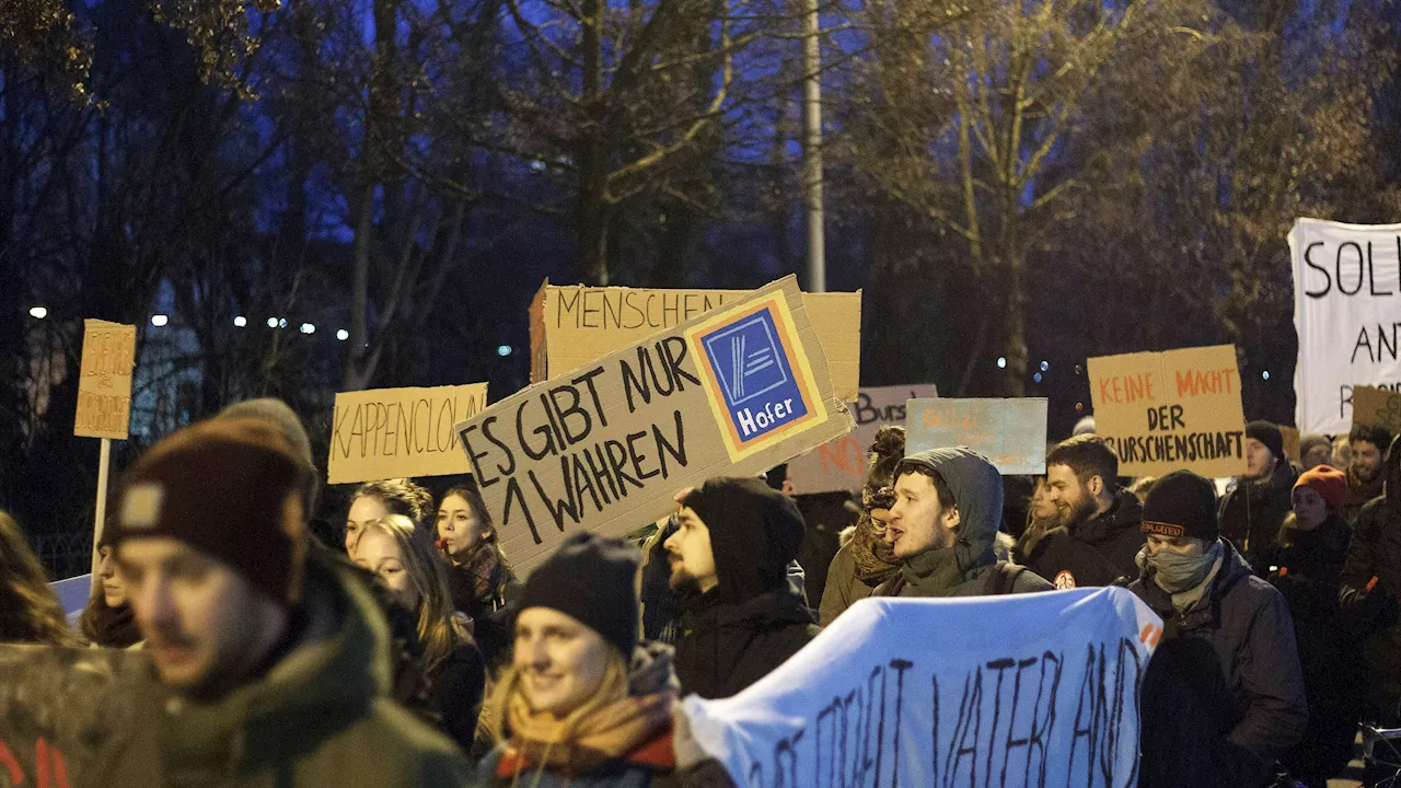 Akademikerball Graz: Platzverbot und Protestmarsch