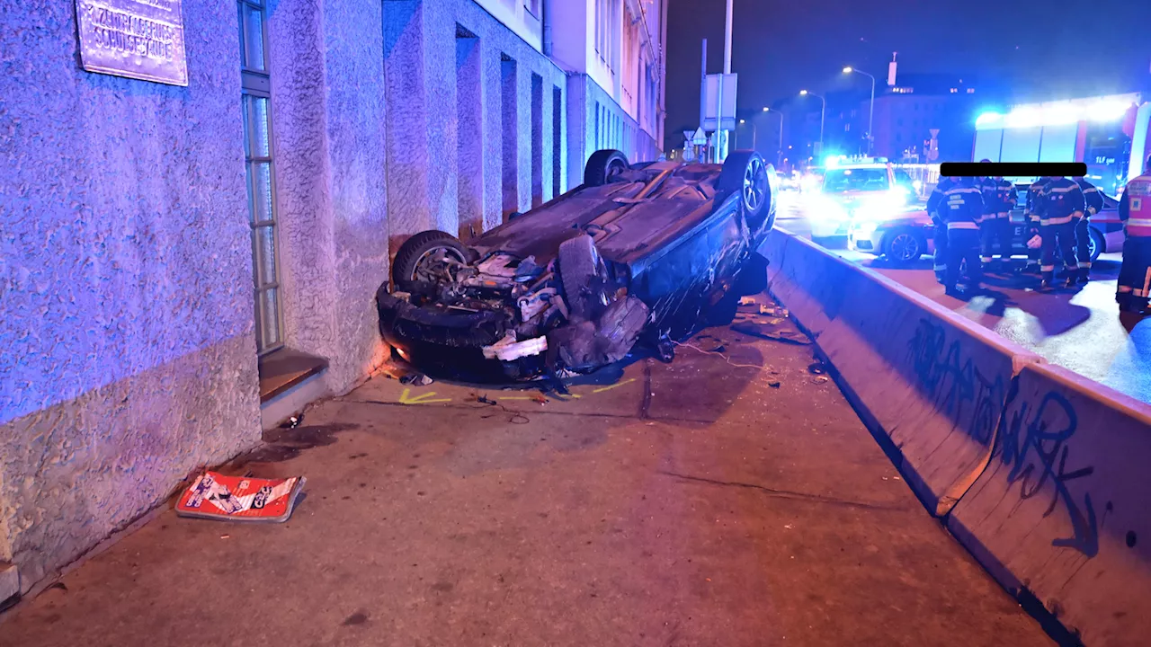 Minderjährig, ohne Schein - Heftiger Gürtel-Crash in Wien! Teenie rast in Hausmauer