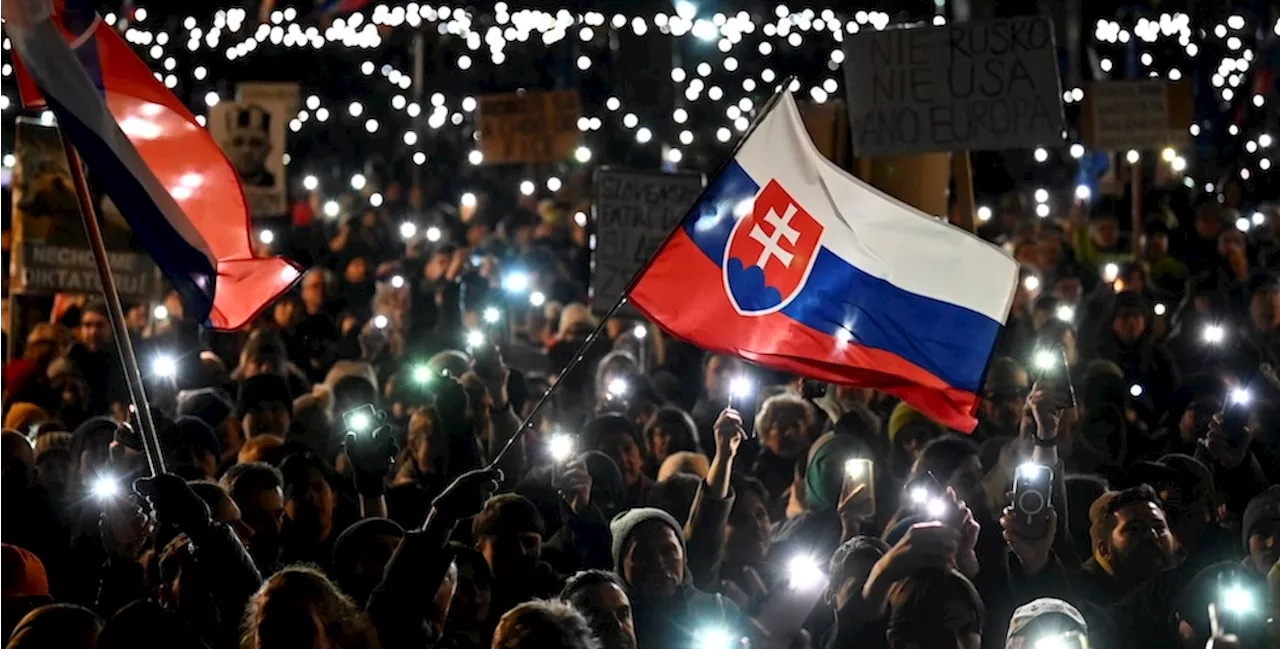 Le grandi proteste contro Robert Fico in Slovacchia