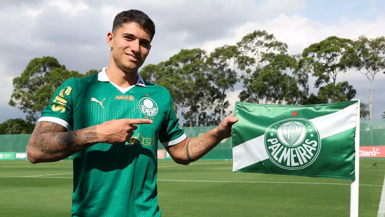 Emiliano Martínez assina com o Palmeiras até 2029